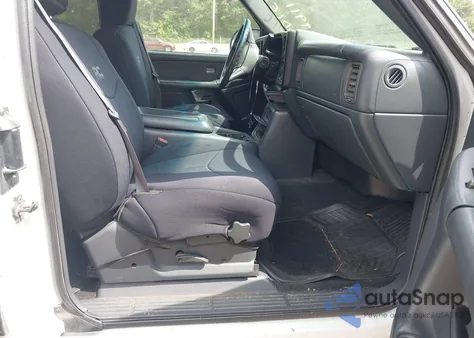 2002 Chevrolet Silverado 1500 Ls z USA, uszkodzony, nr VIN 2GCEC19V321353356